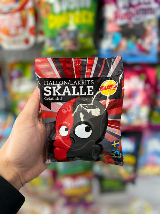 Bubs Godis Hallon/Lakrits Skalle – Raspberry & Licorice Skulls | Gelatin-Free Swedish Candy