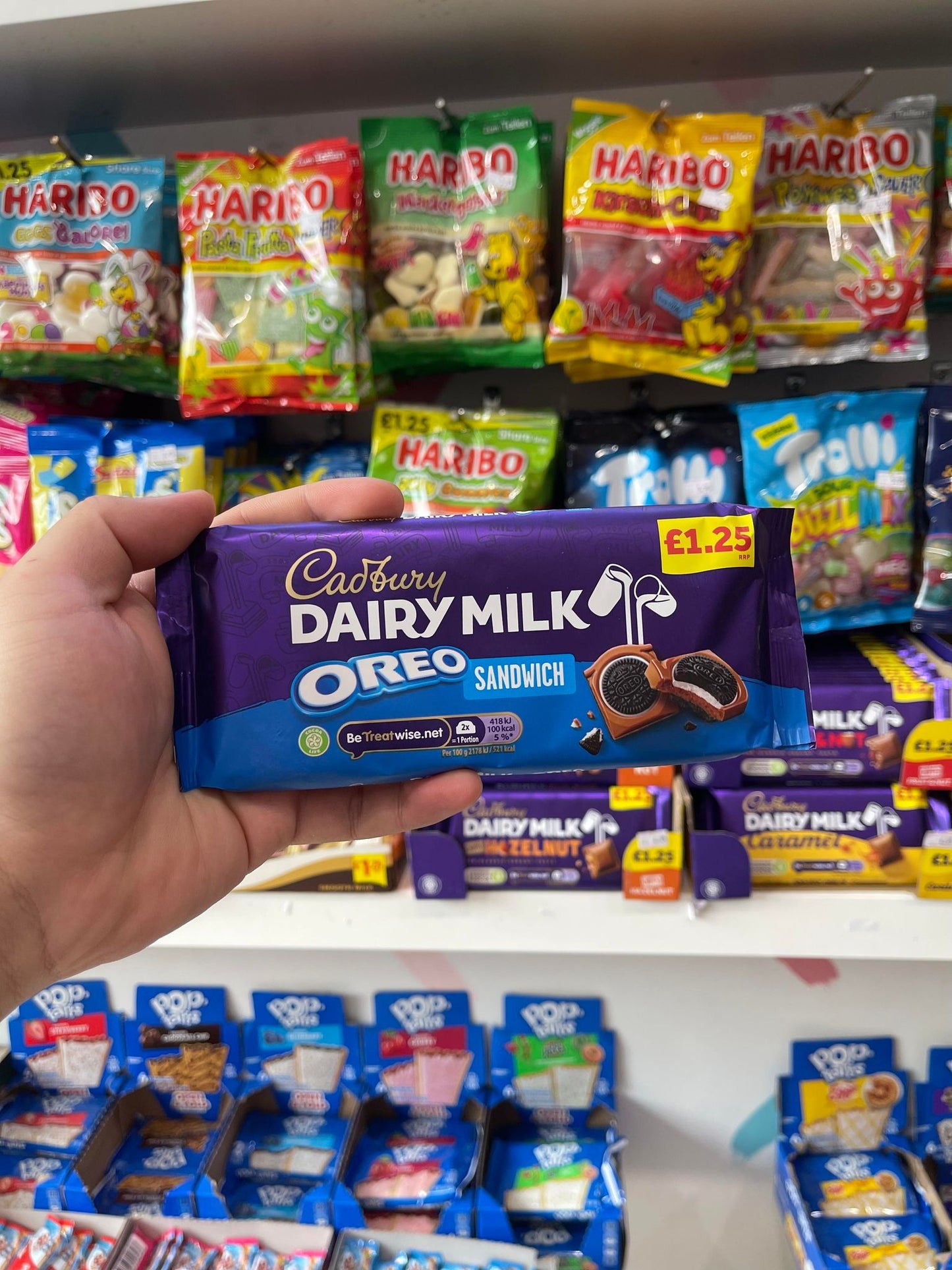 CADBURY - DAIRY MILK OREO SANDWICH