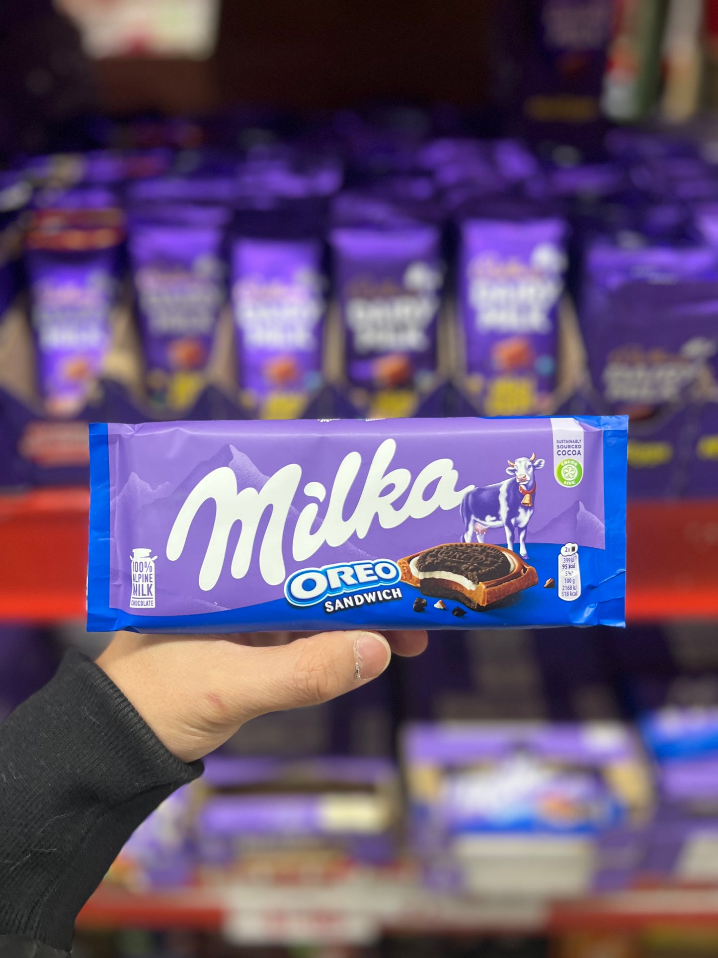 Milka Oreo Sandwich Chocolate Bar 92g