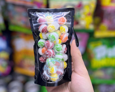 SOUR SKITTLES FREEZE DRIED SWEETS 40g