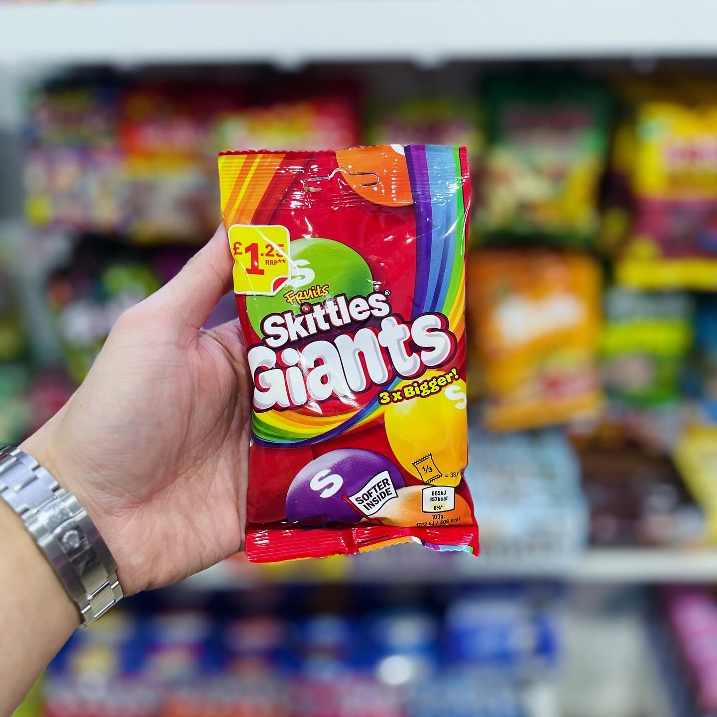 SKITTLES GIANTS FRUITS (UK) - 116G – Snack Bar Co