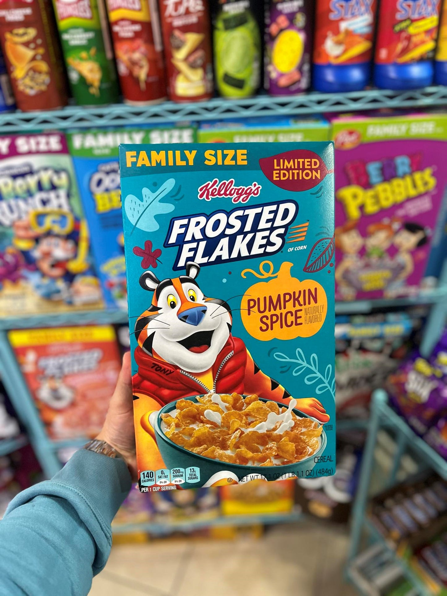 (USA) FLOCONS GIVRÉS ÉPICES DE CITROUILLE ÉDITION LIMITÉE (TAILLE FAMILIALE) - 484G