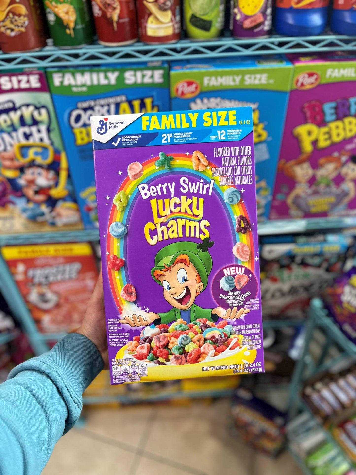 (USA) LUCKY CHARMS BERRY SWIRL (FAMILY SIZE) - 521G