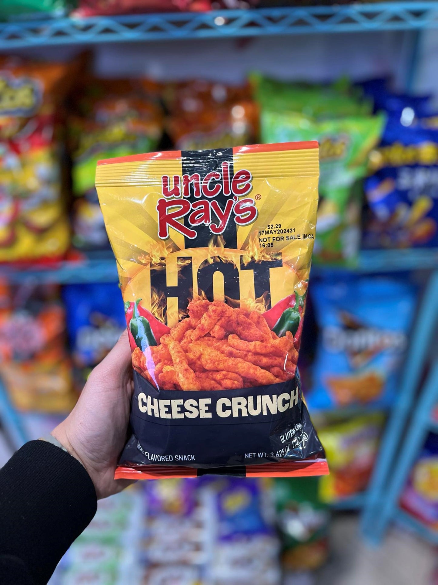 (USA) UNCLE RAYS HOT CHEESE CRUNCH - 3.625OZ