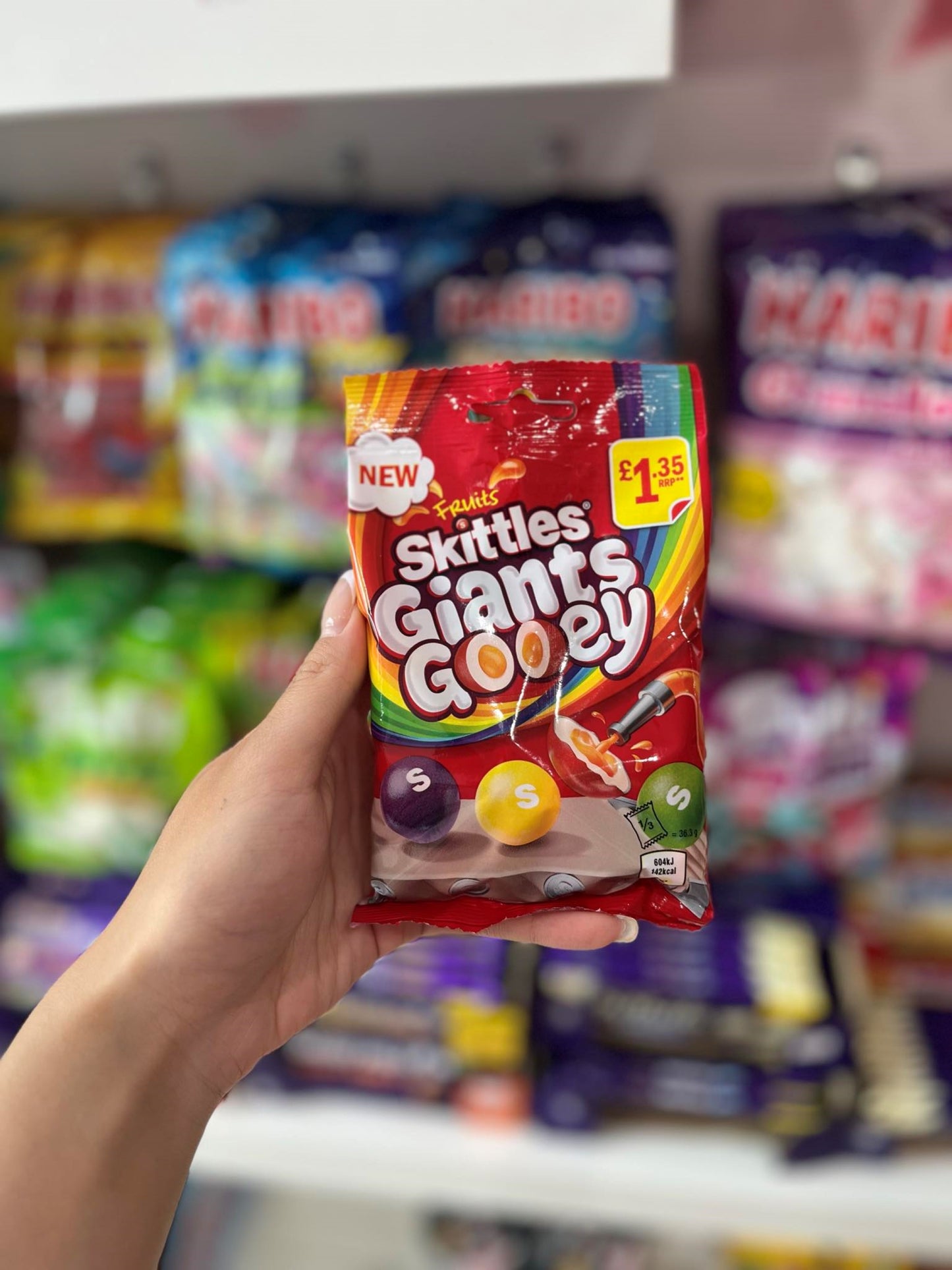 (UK) SKITTLES GIANTS GOOEY - 109G