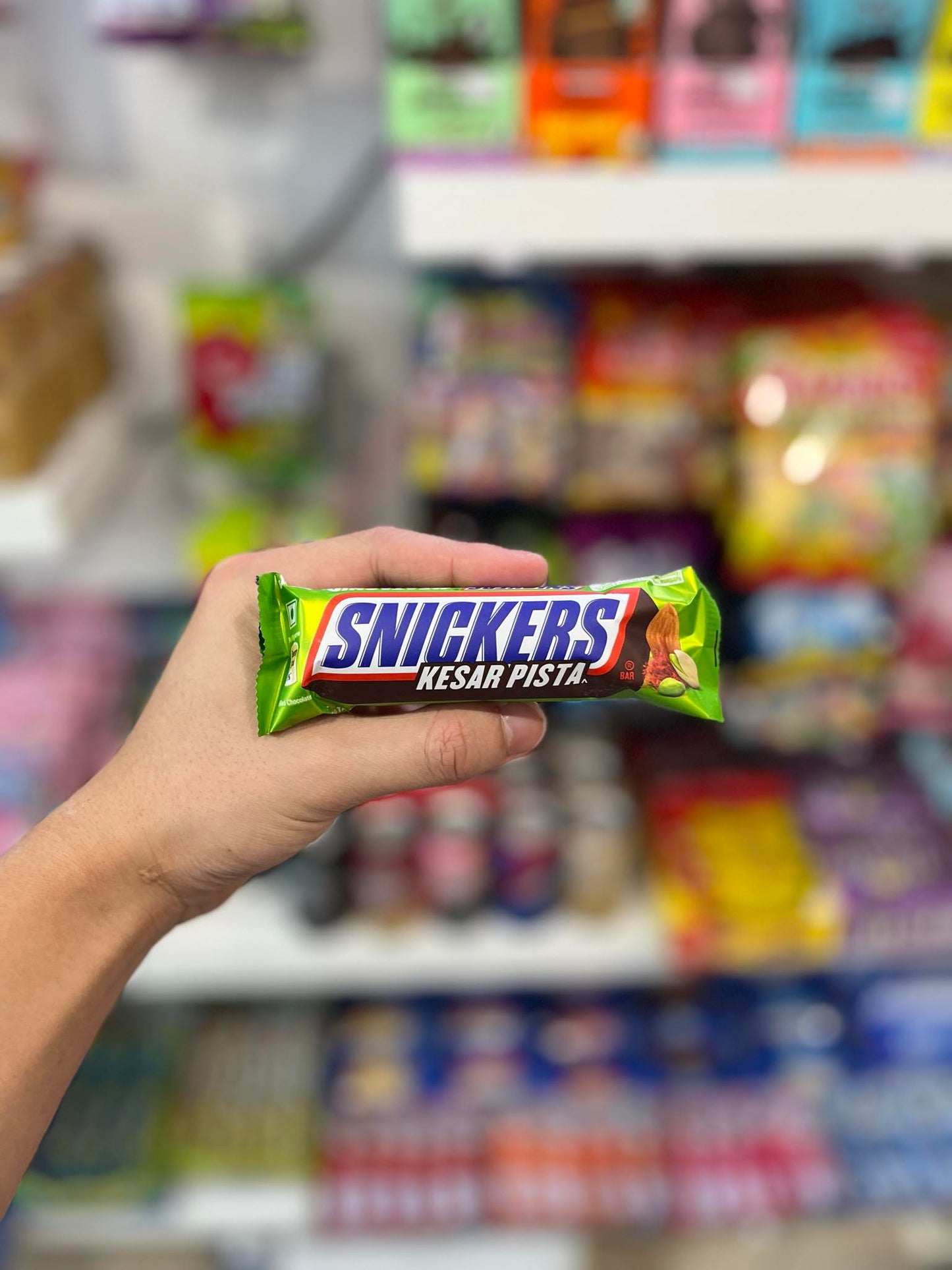 SNICKERS KESAR PISTA (INDIA) - 28G