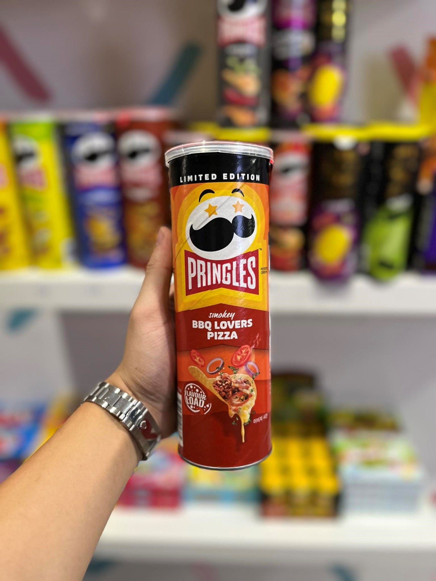 (CORÉE) PRINGLES SMOKEY BBQ LOVERS PIZZA ÉDITION LIMITÉE - 102G