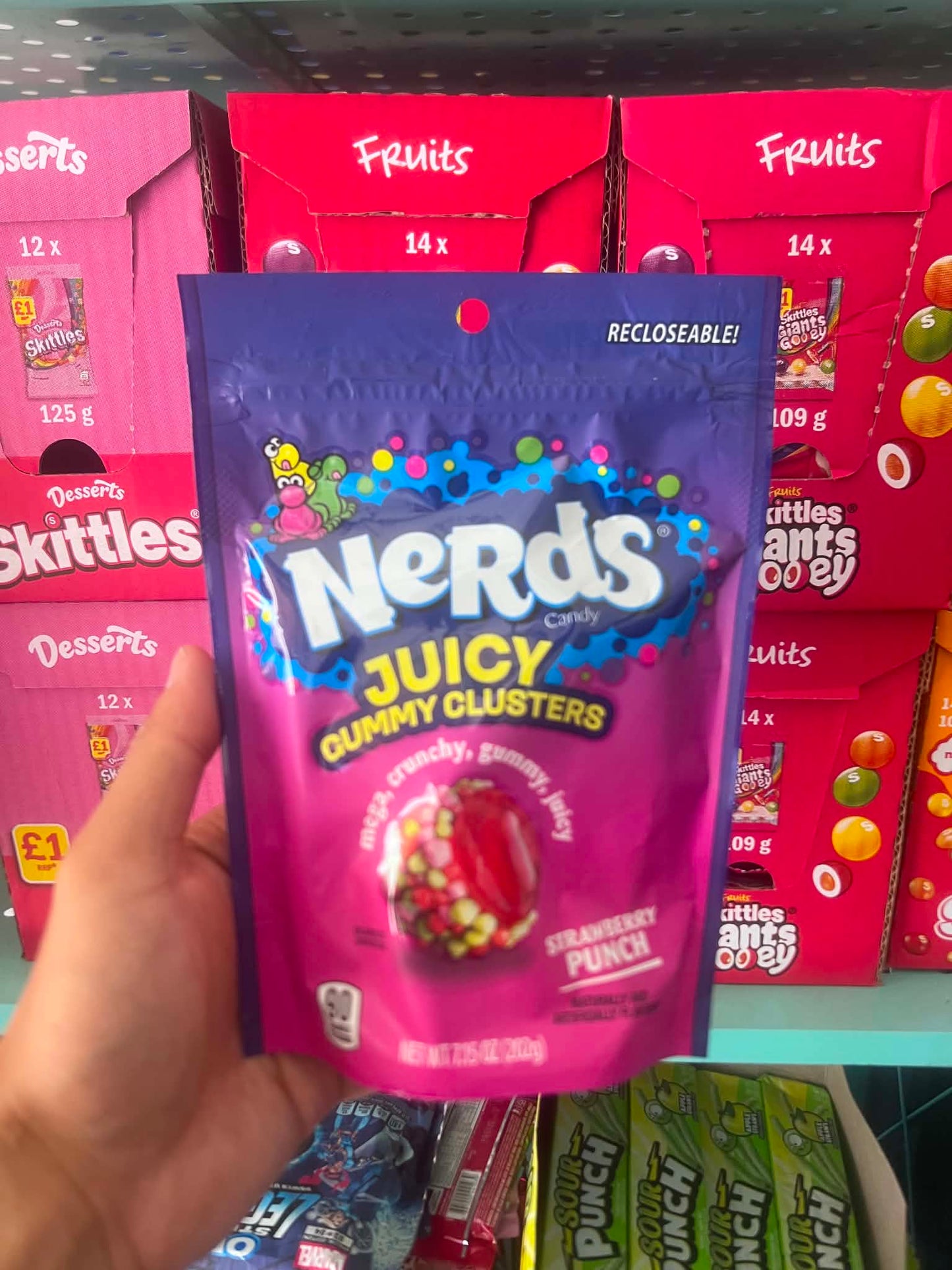 Nerds Juicy Gummy Clusters Strawberry Punch 202g (USA)